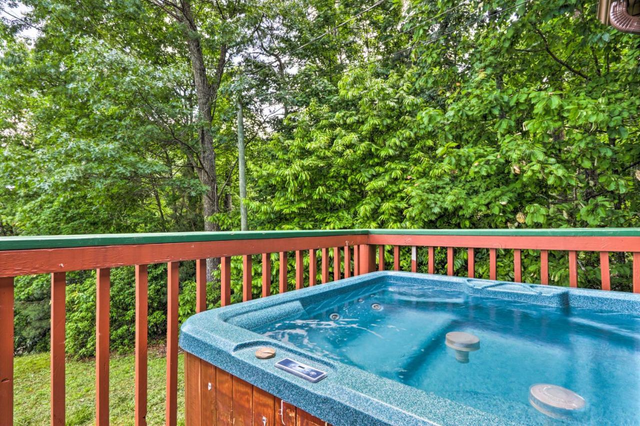 Gatlinburg Chalet Hot Tub, Sauna And Mountain View Exterior foto