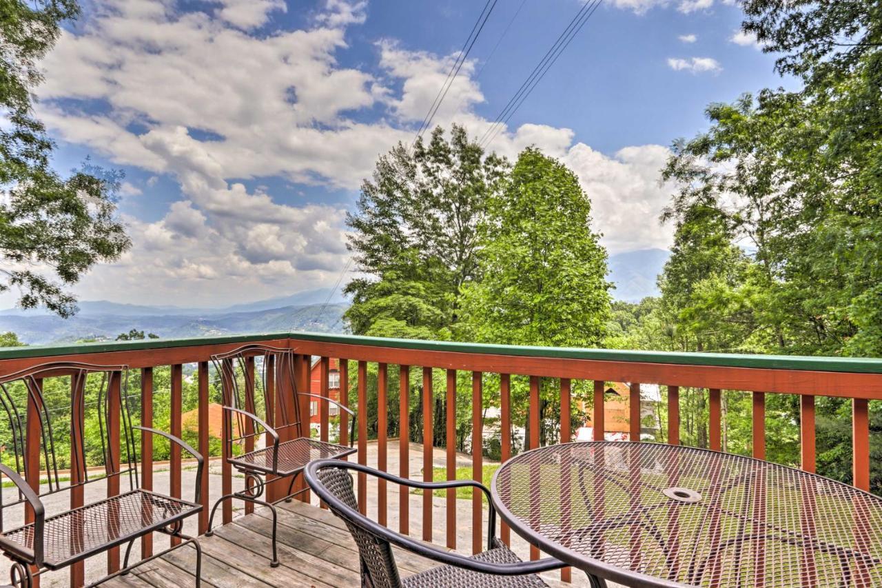 Gatlinburg Chalet Hot Tub, Sauna And Mountain View Exterior foto